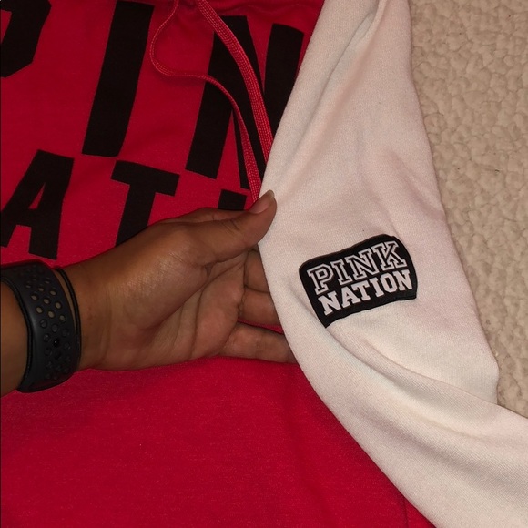 Pink slightly cropped hoodie - Picture 3 of 3